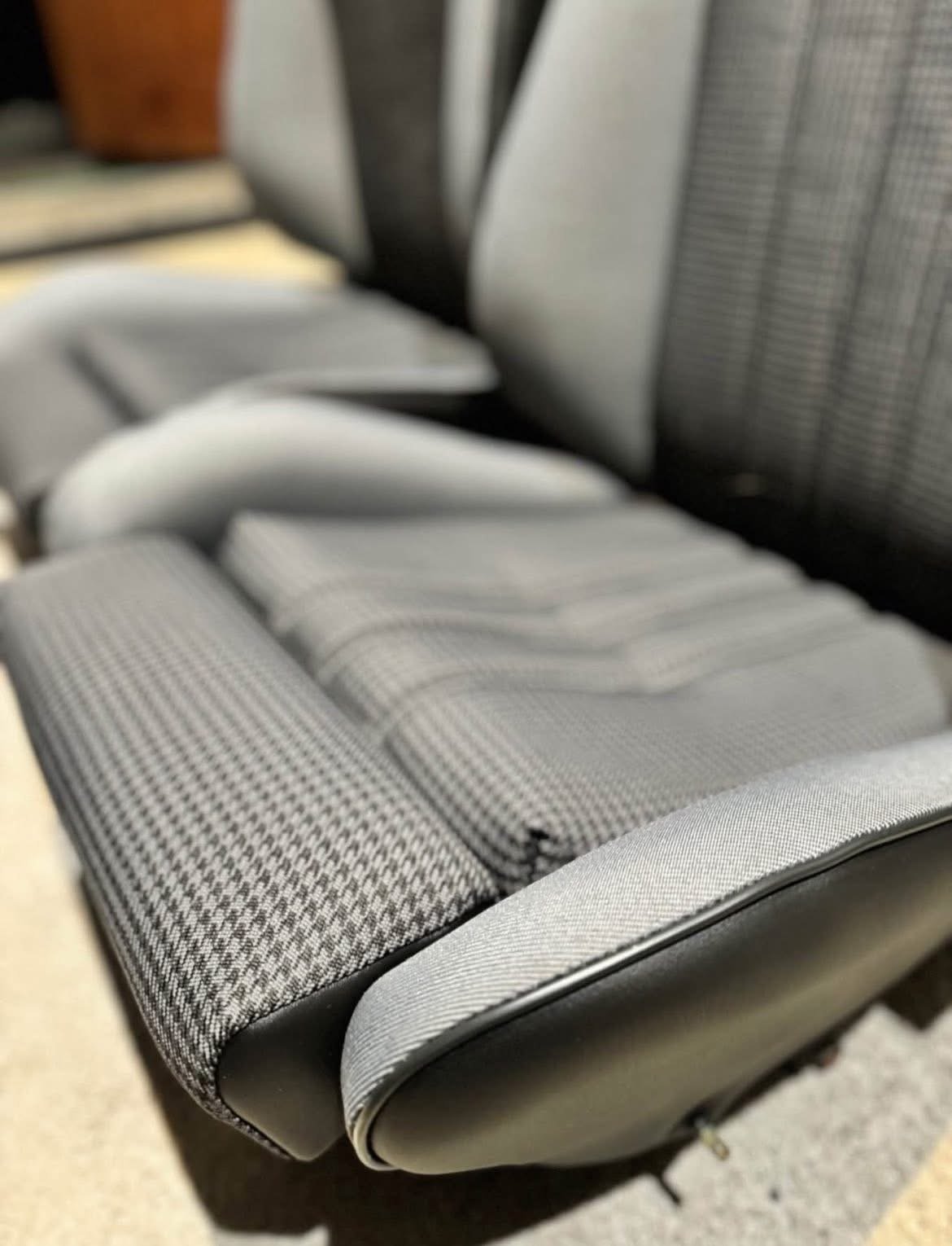 sièges sport bmw e30 d’origine ensemble complet sièges sport bmw e30 d’origine ensemble complet