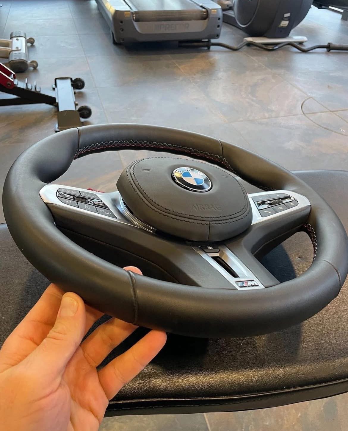 volant bmw m5 f90 avec airbag d'origine volant bmw m5 f90 avec airbag d'origine