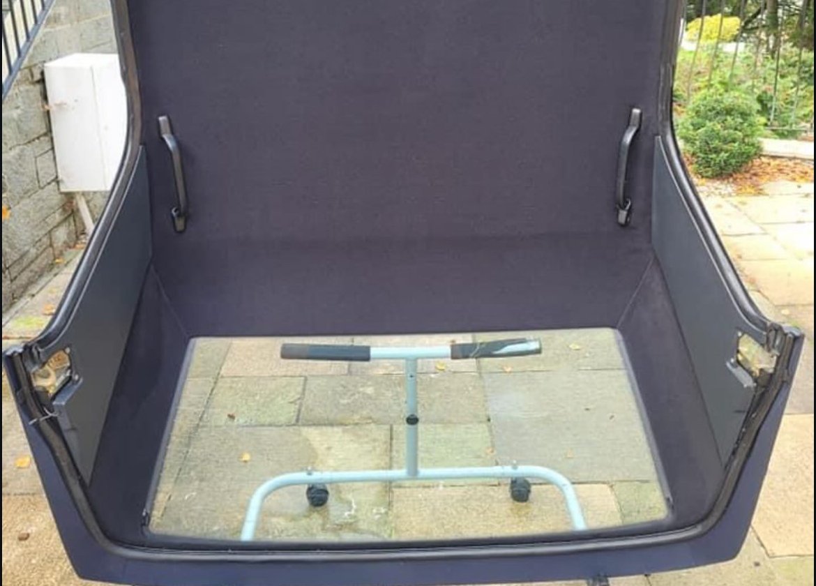 bmw e30 toit rigide en parfait état bmw e30 toit rigide en parfait état