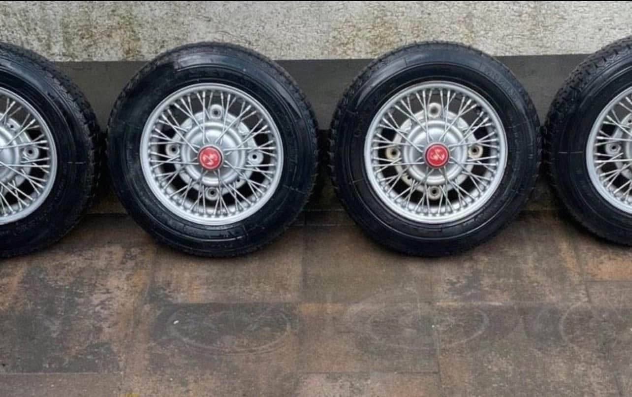 fiat 500/bianchina/126 voiture vintage jantes alliage borrani pneus rareté fiat 500/bianchina/126 voiture vintage jantes alliage borrani pneus rareté