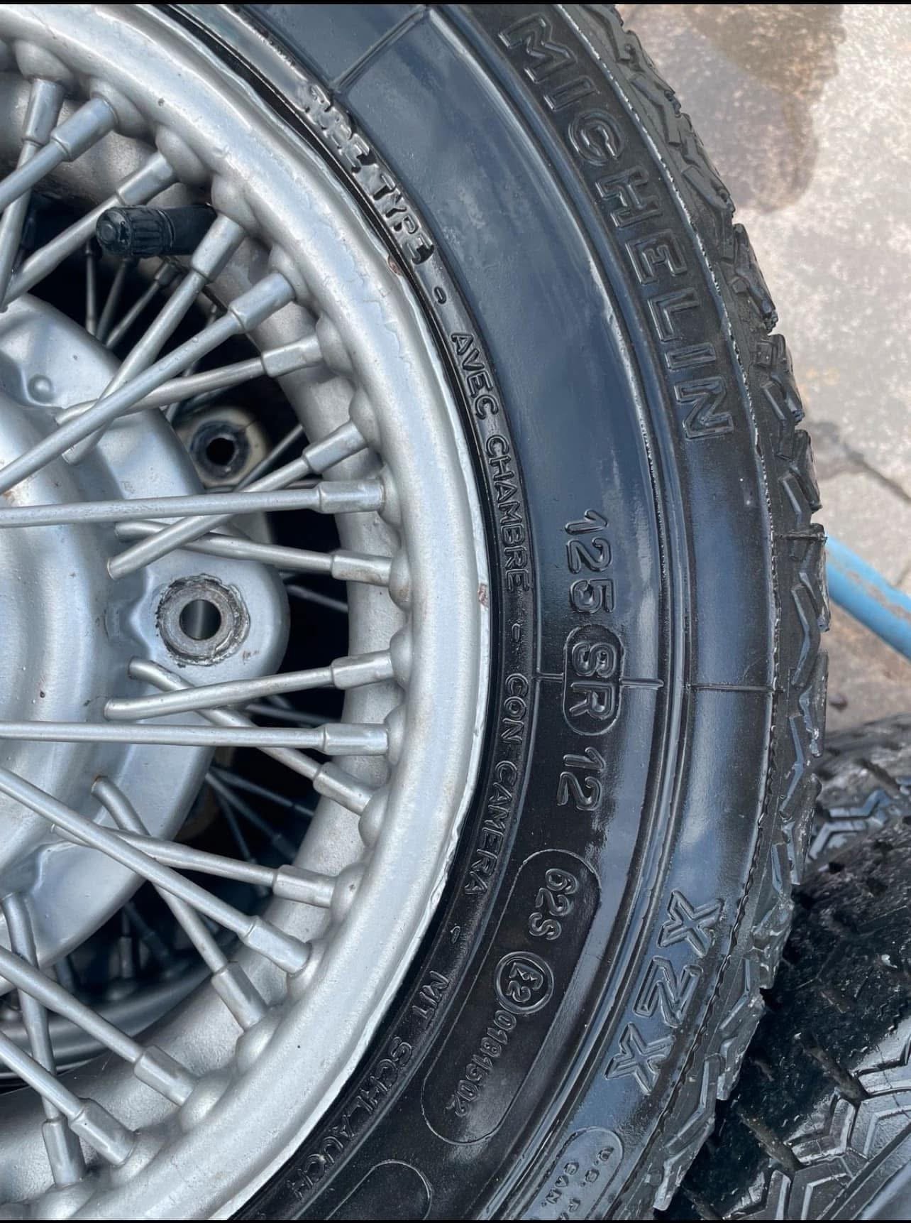 fiat 500/bianchina/126 voiture vintage jantes alliage borrani pneus rareté fiat 500/bianchina/126 voiture vintage jantes alliage borrani pneus rareté