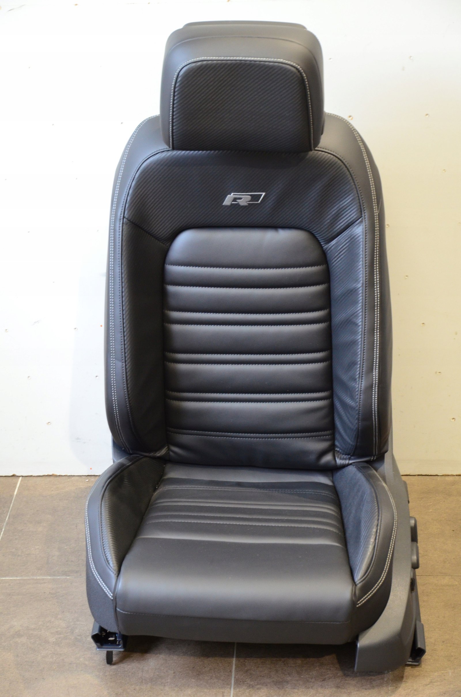 intérieur vw passat b8 lift r line 2018 cuir noir carbone neuf intérieur vw passat b8 lift r line 2018 cuir noir carbone neuf