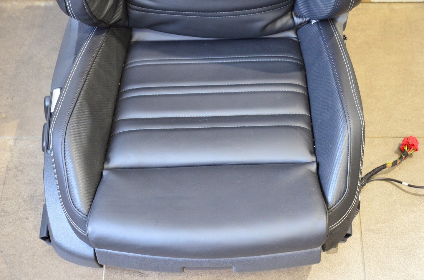 intérieur vw passat b8 lift r line 2018 cuir noir carbone neuf intérieur vw passat b8 lift r line 2018 cuir noir carbone neuf